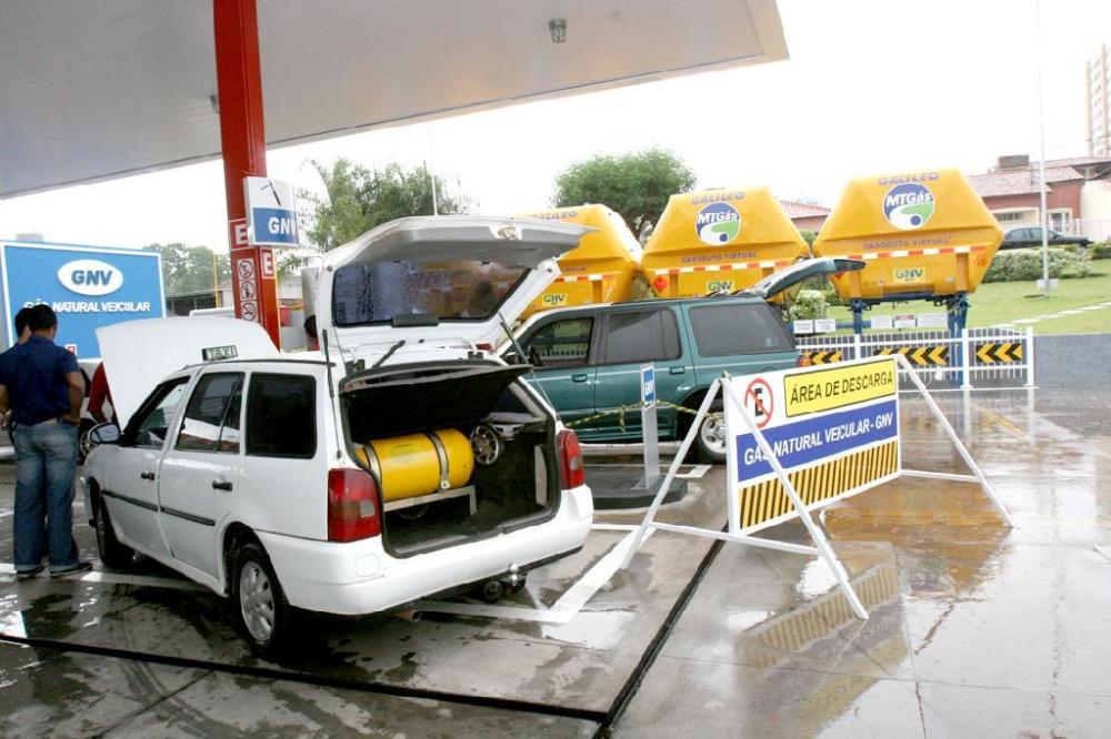 Governo de MT isenta IPVA de motoristas de aplicativo que usam GNV; saiba como solicitar