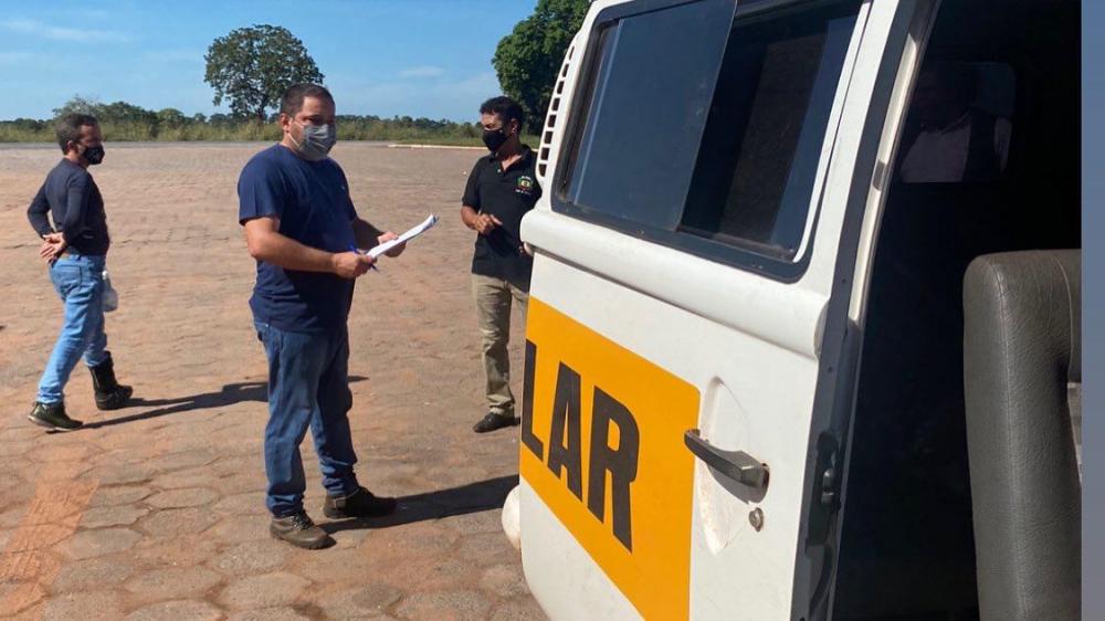 Vereador de Poconé vistoria transporte escolar e pede que empresas corrijam falhas imediatamente