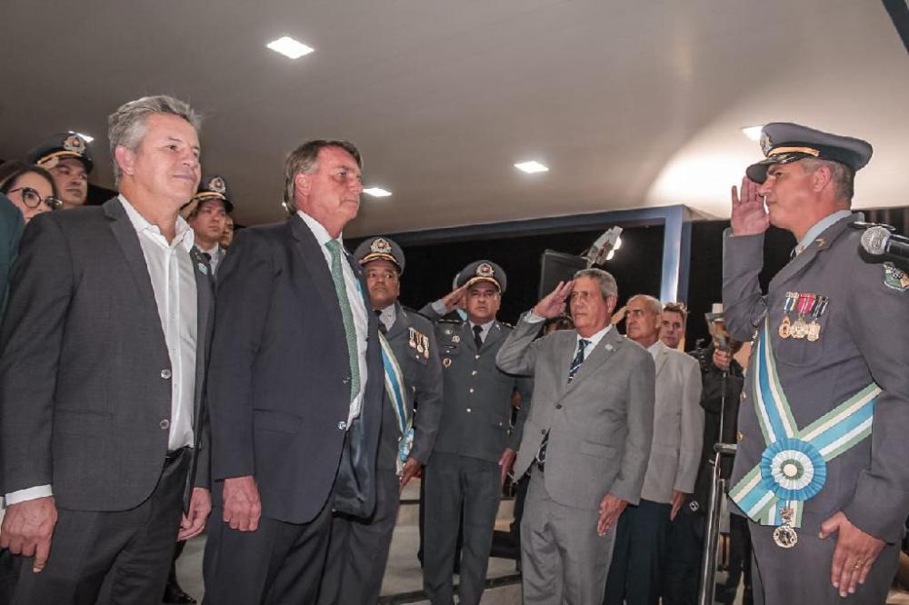 Presidente Jair Bolsonaro e governador participam da formatura de 506 policiais militares de MT