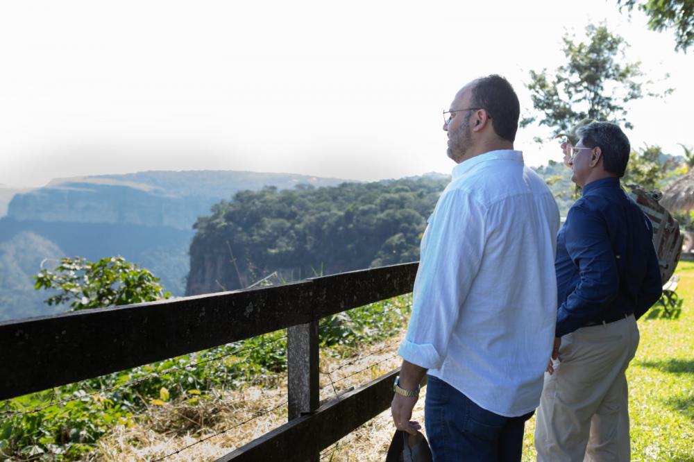 Em visita a Chapada, embaixador da Índia no Brasil conhece o Parque Nacional
