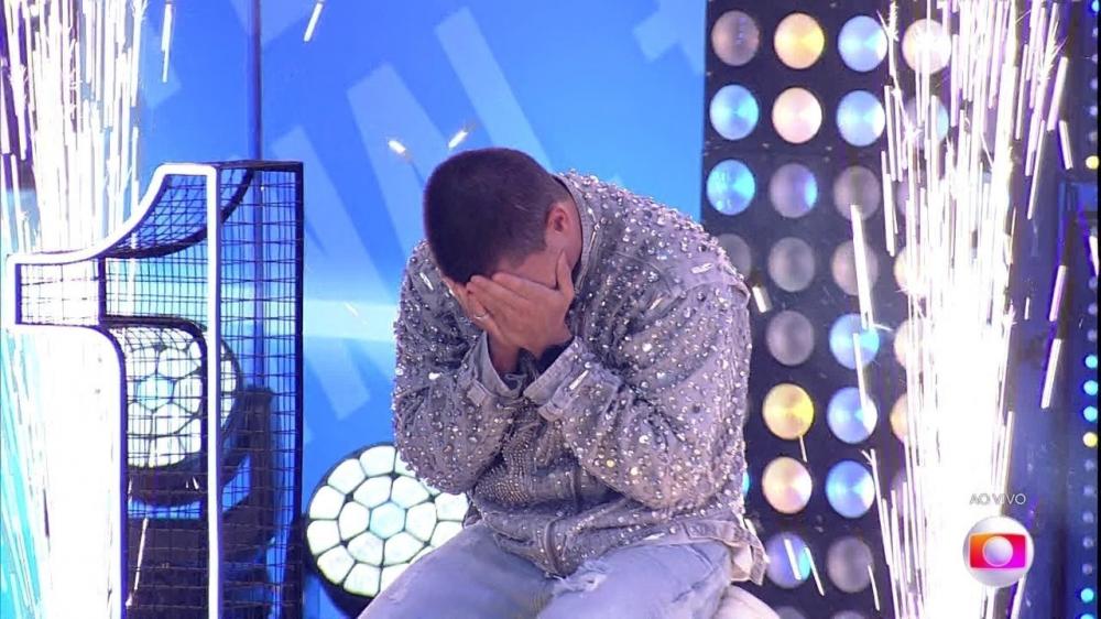 Arthur Aguiar é o campeão do 'BBB22', com 68,96% dos votos