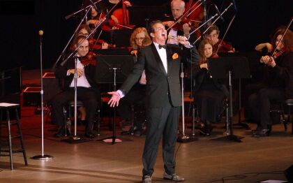 Show-tributo a Frank Sinatra será apresentado no Teatro Zulmira com ingresso solidário