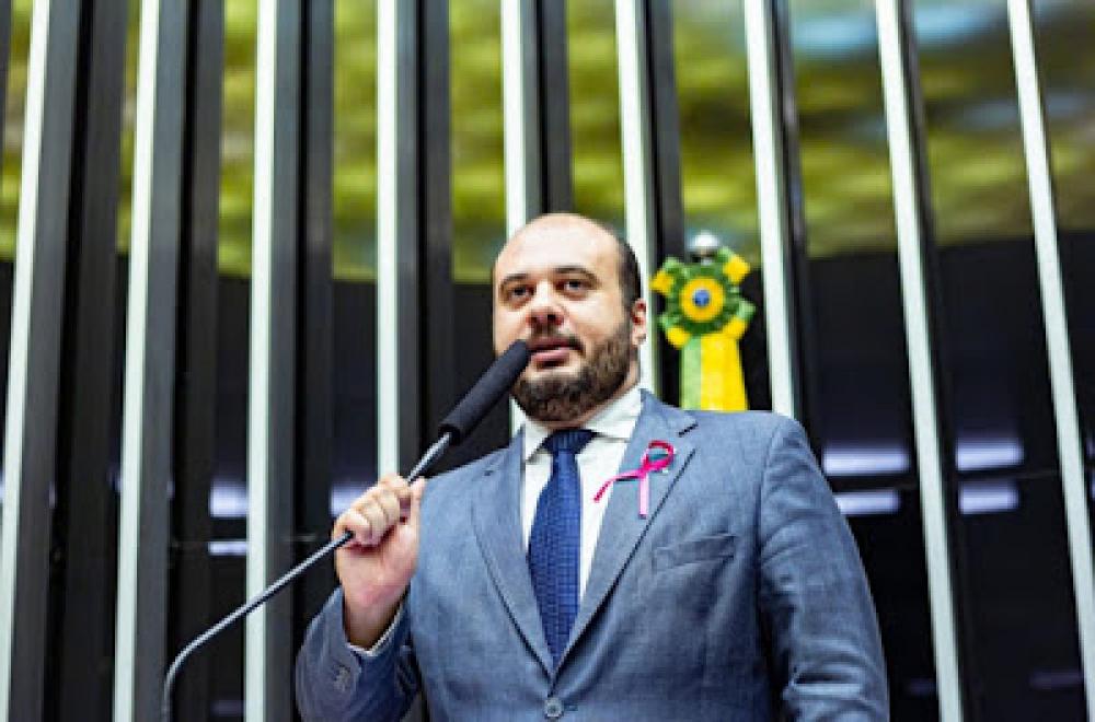 Médico, deputado Dr. Leonardo comemora aprovação do piso nacional da enfermagem 