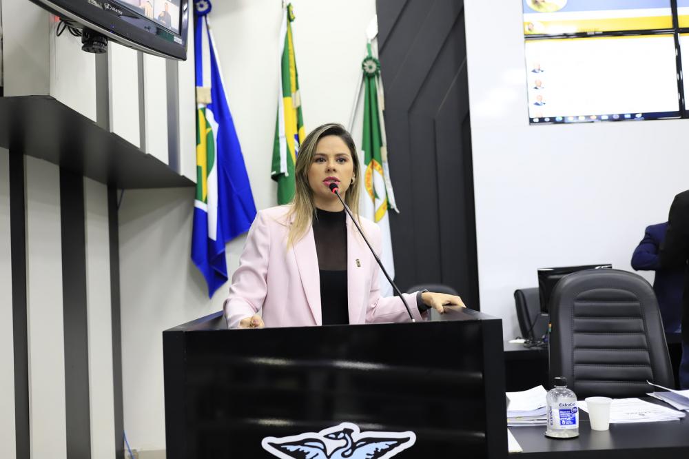 Vereadora lança abaixo-assinado contra aumento da tarifa do transporte coletivo de R$ 4,10 para R$ 4,95 em Cuiabá