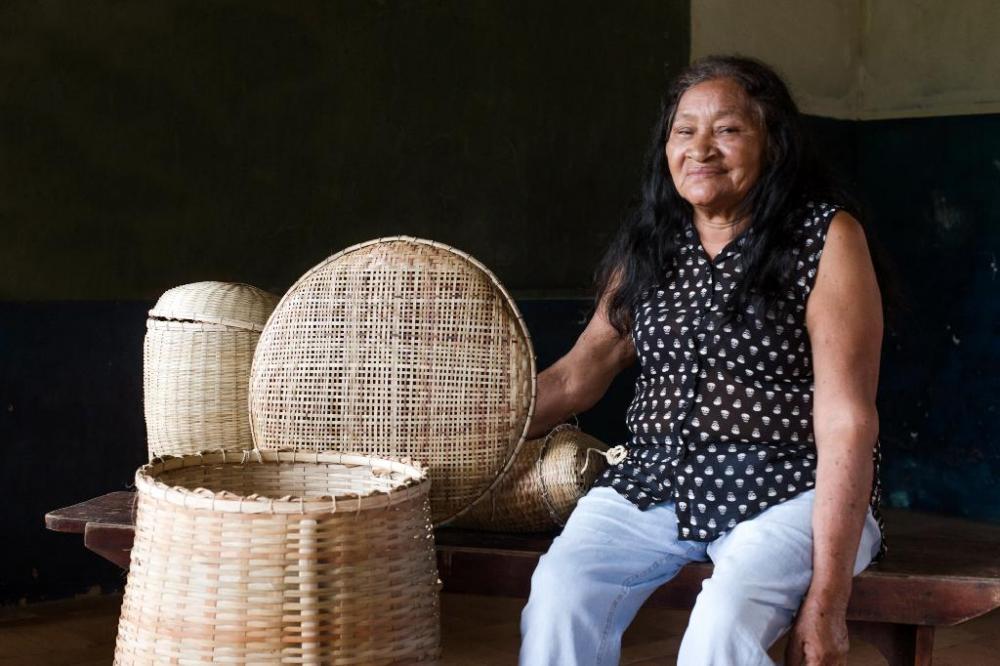 Índios lançam site para venda de biojoias e artesanato