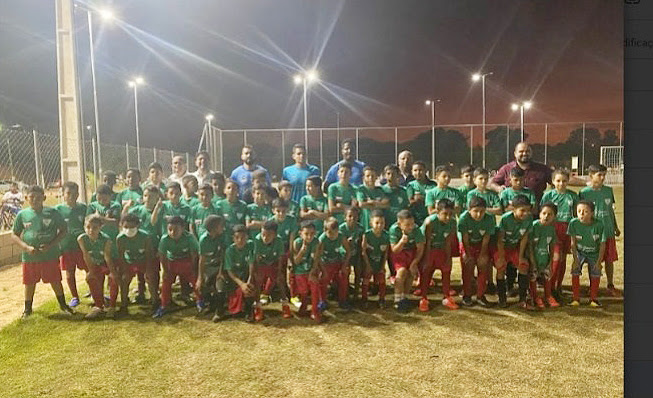Prefeitura cria escolinha de futebol para crianças carentes no bairro São Matheus