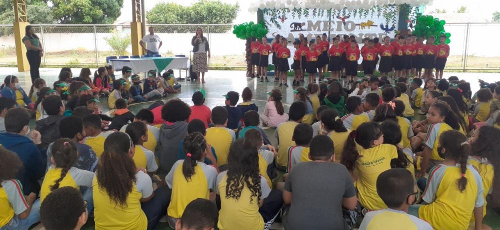 Mês Mundial do Meio Ambiente é aberto com plantio de árvores nas escolas