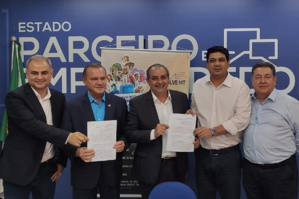 Governo de MT firma parceria com a Prefeitura de Várzea Grande para ampliar oferta de linhas de crédito