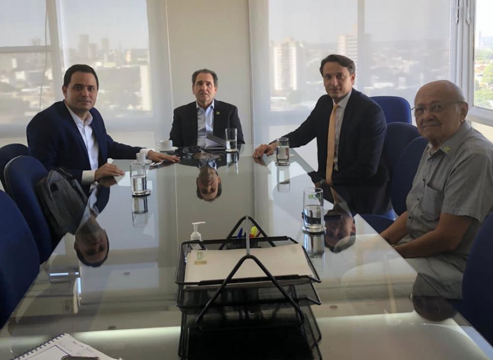 Associação Comercial de Cuiabá discute taxa de coleta de lixo com vereador Diego Guimarães