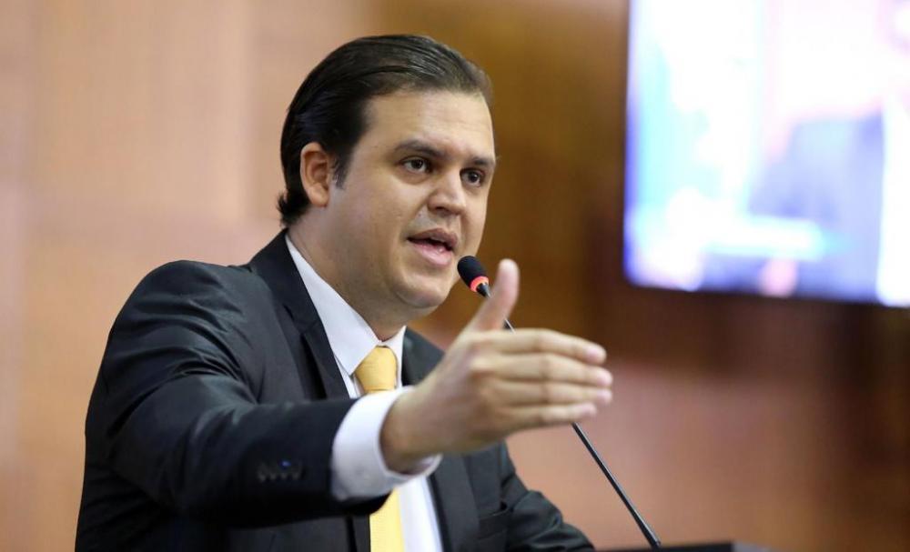 Lei de Thiago Silva cria Política de Alfabetização Digital para pessoas com deficiência