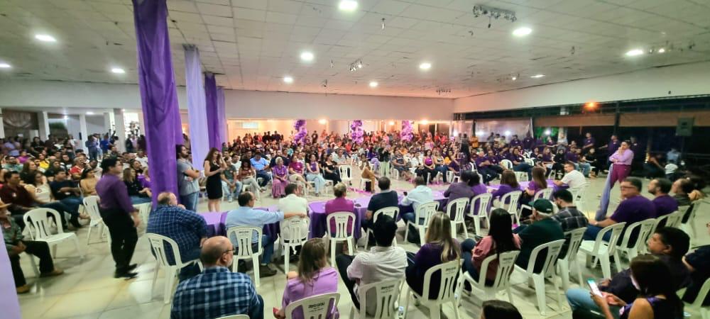 Mais de 700 pessoas participam de ato pró Janaina Riva em Primavera