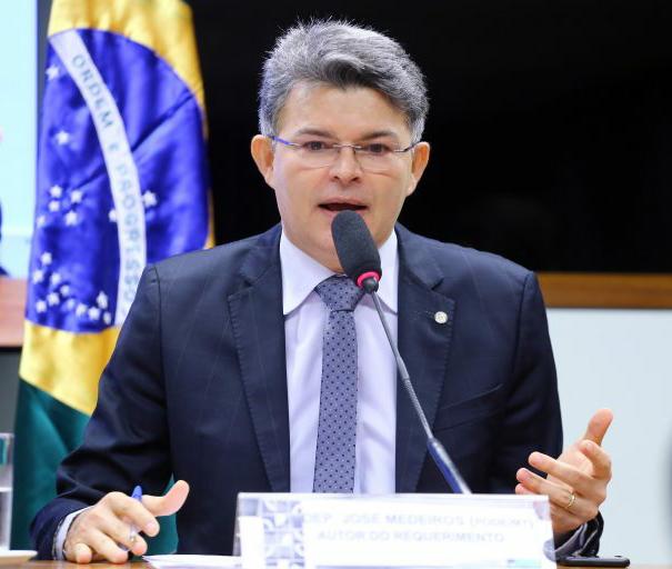 Medeiros vai convocar Aneel para explicar reajuste da energia elétrica e não descarta CPI