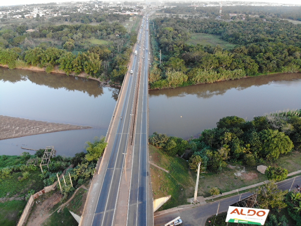 Nova frente de serviço da ponte do rio Vermelho prorroga data de entrega