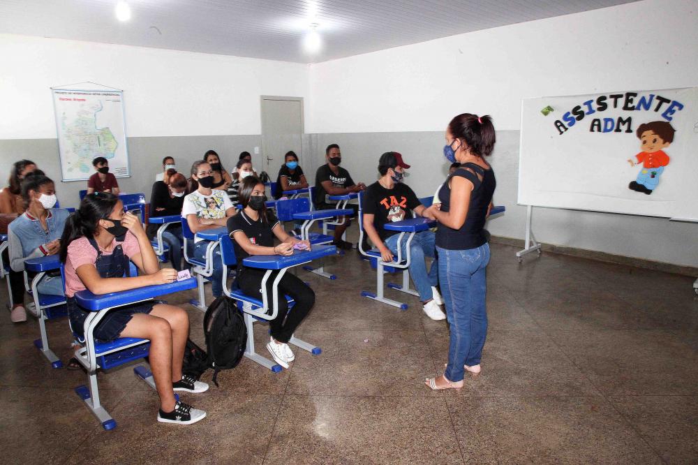Programa de qualificação já ofertou 111 cursos gratuitos à população de Várzea Grande