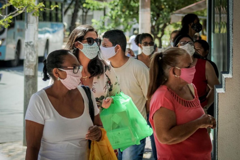 COE recomenda retorno do uso de máscaras para crianças e pessoas com sintomas gripais