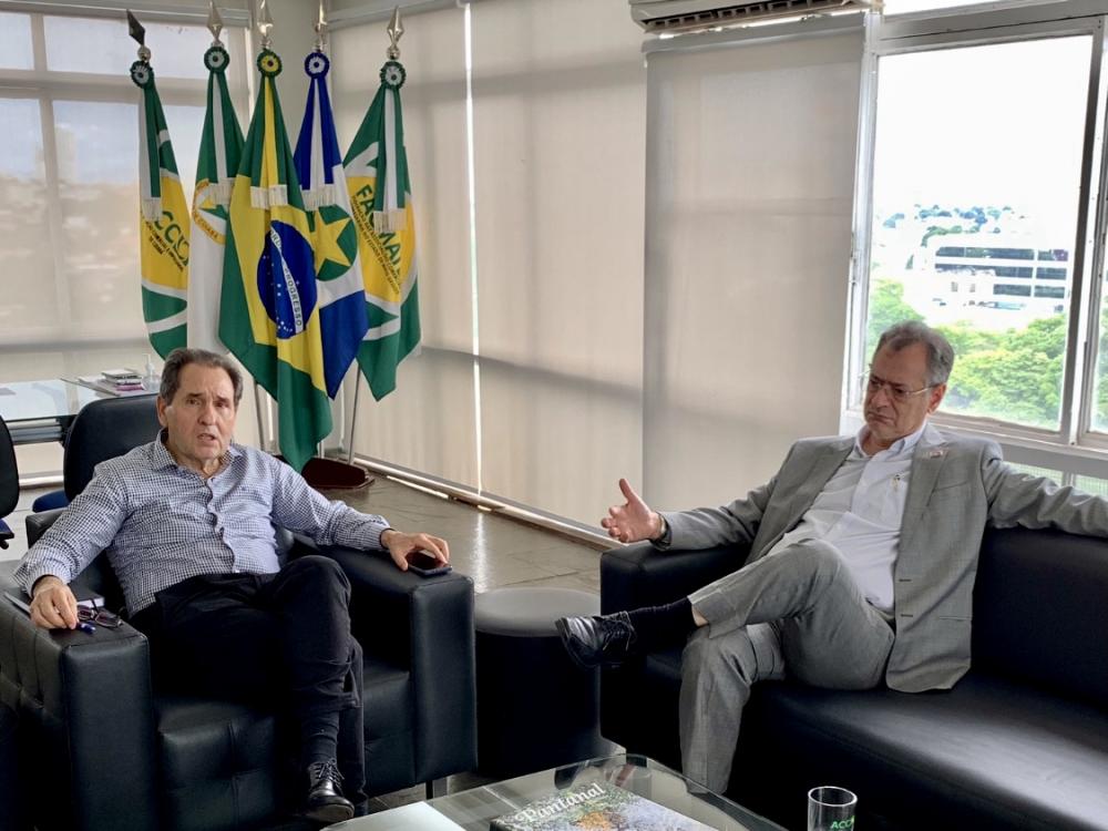 Facmat e Sindicato dos Estabelecimentos de Ensino firmam parceria para oferecer descontos aos associados