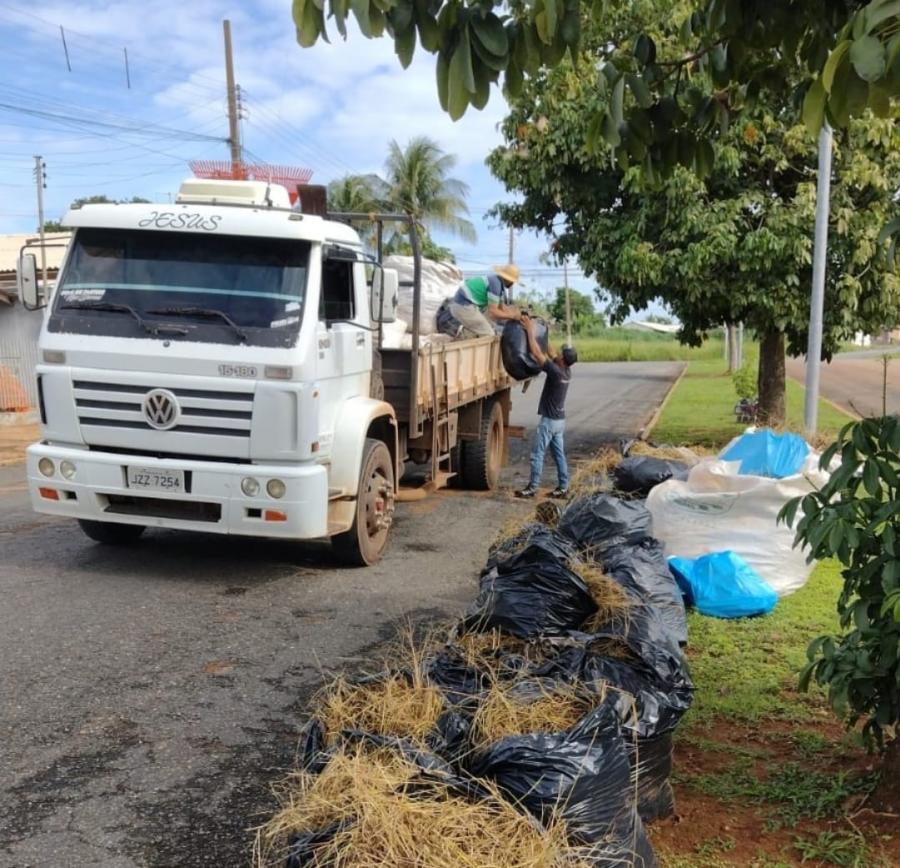 Prefeitura realiza mais uma etapa do Mutirão de limpeza nos bairros