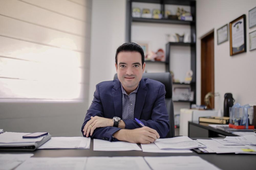 Prefeito de Primavera do Leste tira férias pela primeira vez em cinco anos de mandato e vice-prefeito assume temporariamente