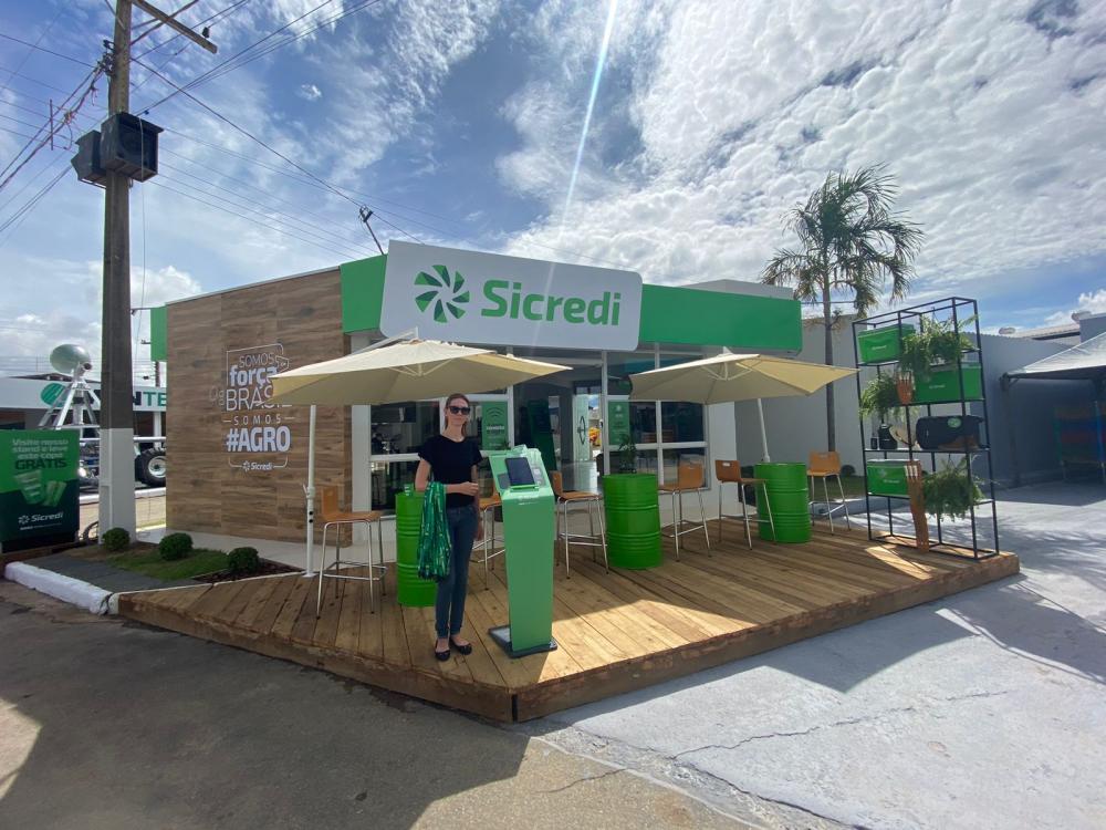Sicredi disponibiliza meio bilhão de reais em crédito durante a Farm Show MT 2023 
