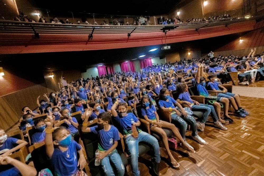O Cine Teatro Cuiabá retoma projeto A Escola Vai Ao Cine Teatro