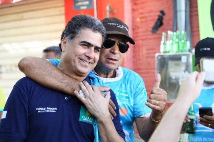 Aniversário de Cuiabá: Comerciante que faz aniversário junto com a capital ganha visita surpresa de prefeito em sua festa