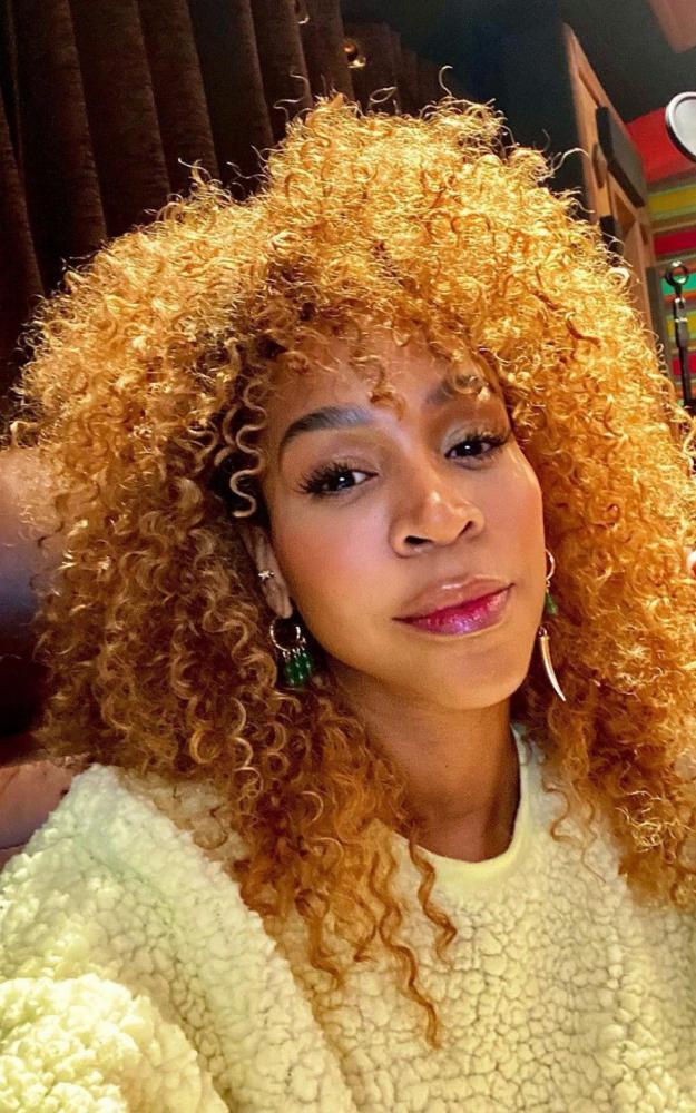 Karol Conká volta a desabafar sobre cancelamento e afirma: “Me tornei um ícone”