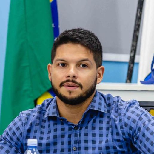 Cuidado, buraco na via à frente