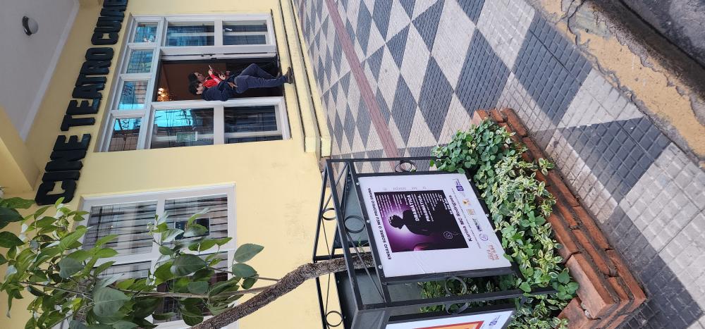 Arte na Rua recebe poemas de universitária de Cáceres