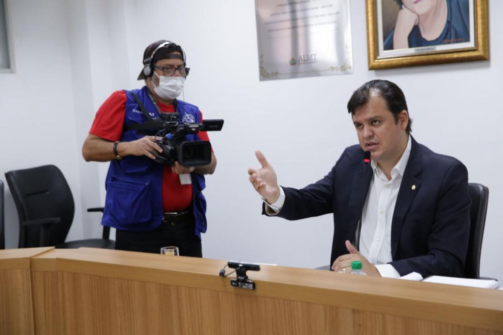  Deputado Thiago Silva promove debate sobre pandemia e o futuro da educação em MT 