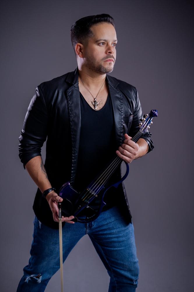 Clássicos do cinema serão apresentados no Show Trilhas com o violinista Yllen Almeida