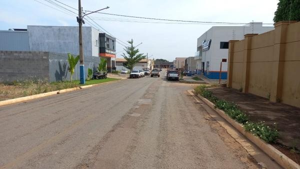 Presidente do Legislativo solicita serviço de recuperação asfáltica em via do Bairro Santa Mônica