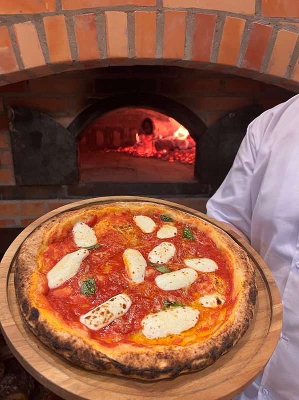Restaurante traz para Cuiabá inédita pizza romana, comida de rua italiana