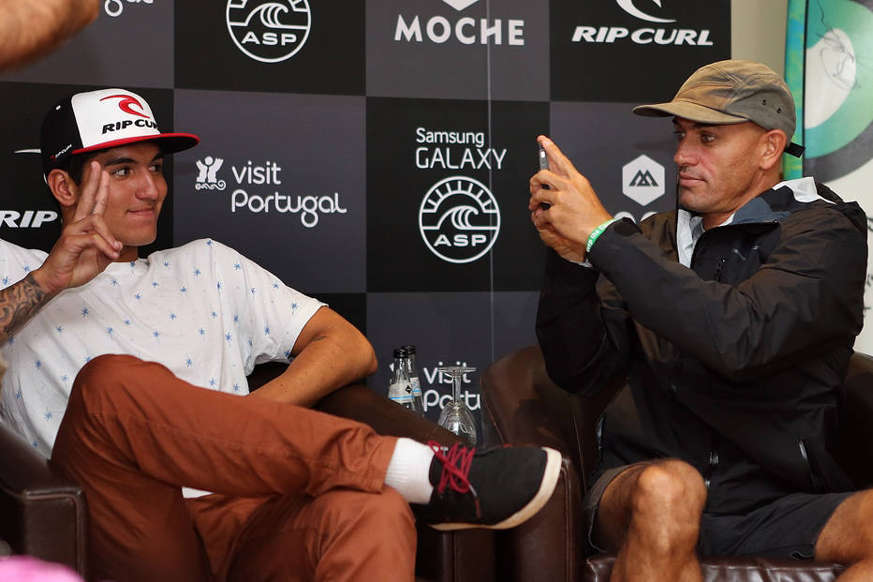 Gabriel Medina é tricampeão mundial de surfe ao ganhar o WSL Finals
