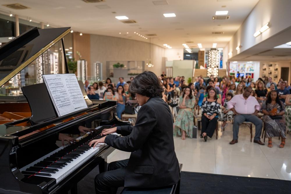 Jovem pianista cuiabano participa do concurso Souza Lima em SP e encanta plateia em recital
