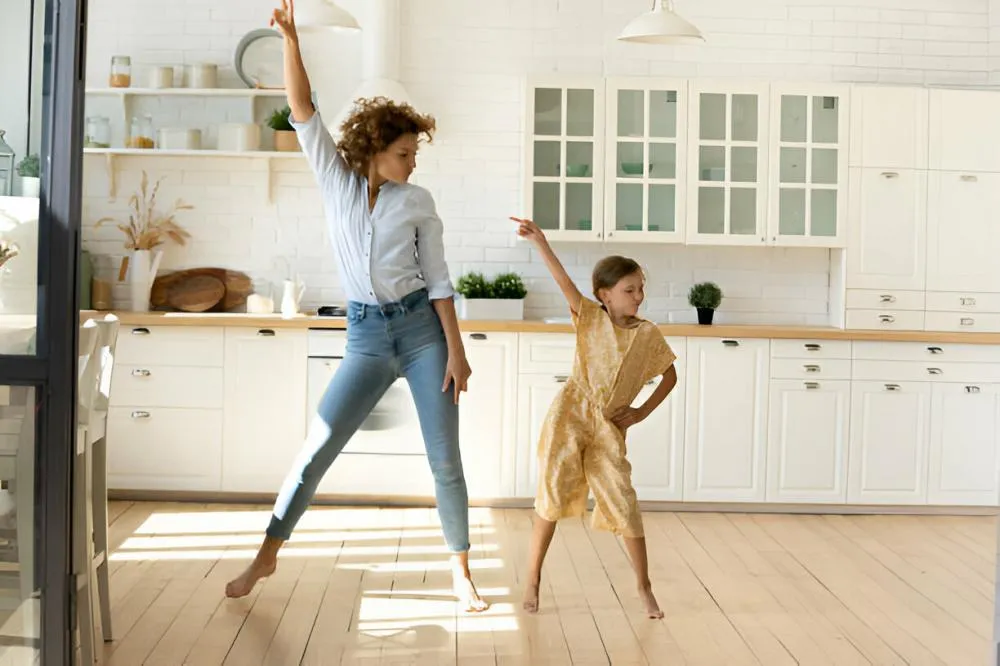 Mamãe e Eu na Dança: atividade entre mães e filhos movimenta Goiabeiras Shopping neste sábado (11)