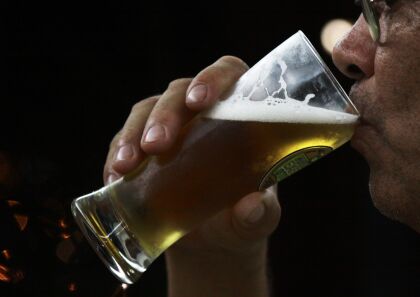 Projeto obriga hospitais a comunicar ocorrências ligadas ao uso de álcool e/ou drogas por menores de idade
