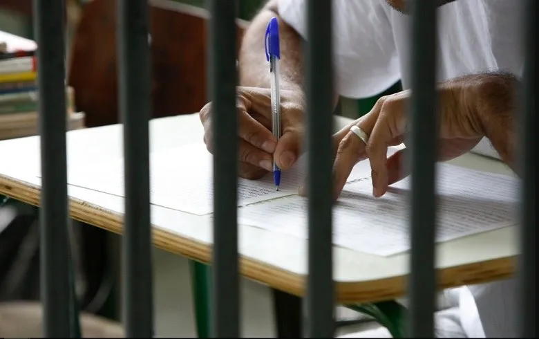 Juiz concede progressão de regime a detento que concluiu Ensino Médio e aprovou no Enem