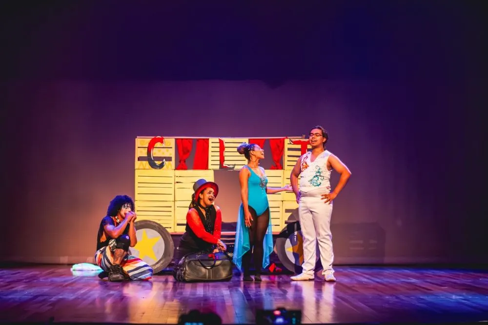 XV Mostra de Cenas traz a magia do circo ao palco do Cine Teatro Cuiabá