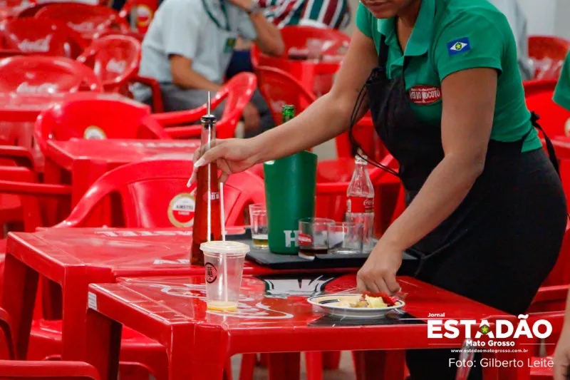 Mais da metade dos bares e restaurantes de MT fecharam maio no vermelho, diz Abrasel