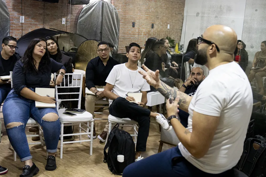 Kauê Carvalho retorna a Cuiabá para workshop de fotografia e inspira talentos locais
