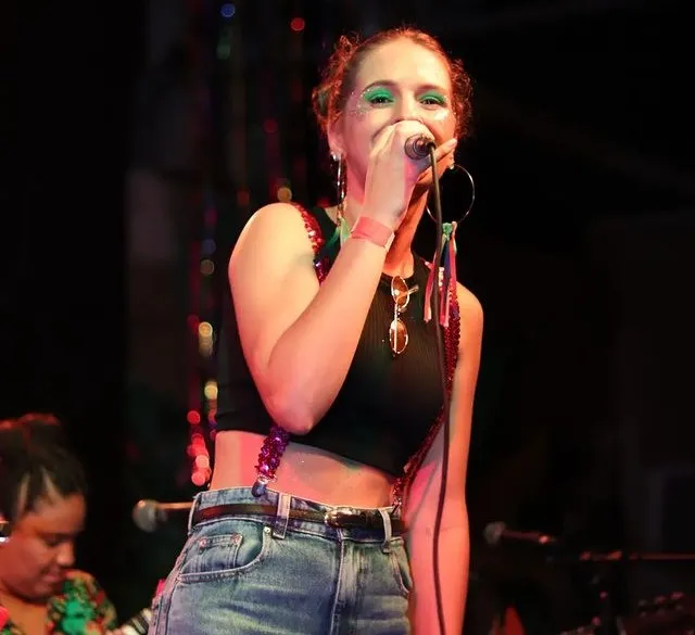 Último fim de semana de agosto tem pop, rock e samba em shopping da capital