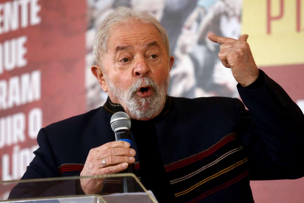 Lula diz que Petrobras eleva preço de combustível para pagar acionista nos EUA