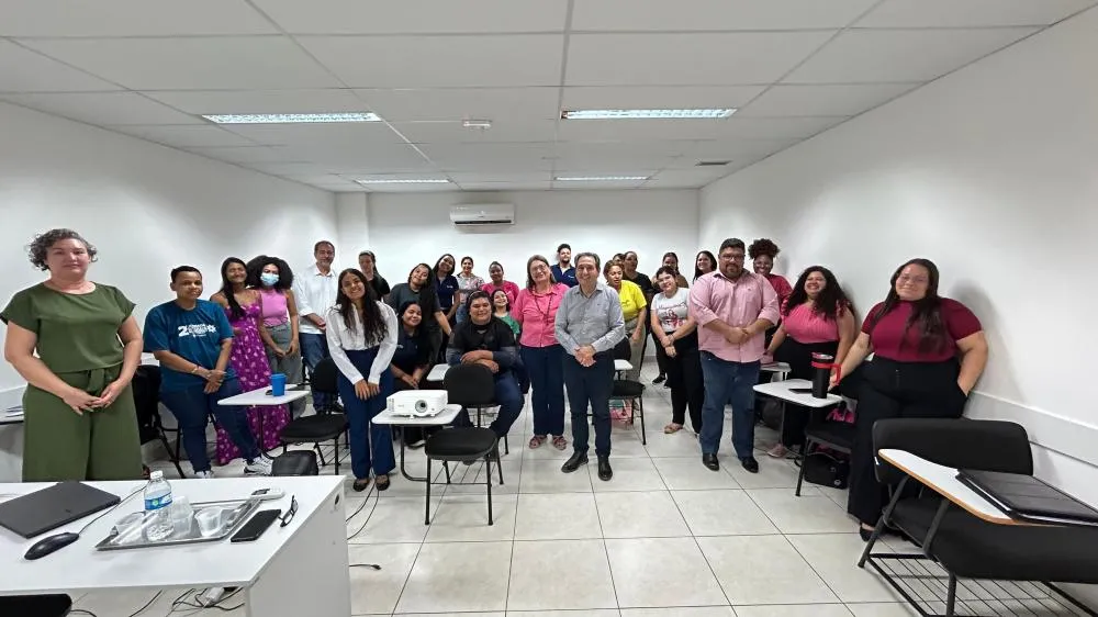 “Comércio de Cuiabá sofre com altas temperaturas”, diz presidente da Facmat em palestra acadêmica