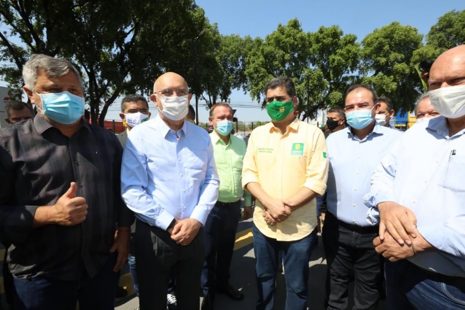 Bolsonaro participa de lançamento da primeira escola cívico-militar do Brasil em Cuiabá