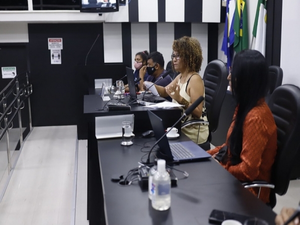Pessoas em situação de rua cobram políticas e denunciam preconceito