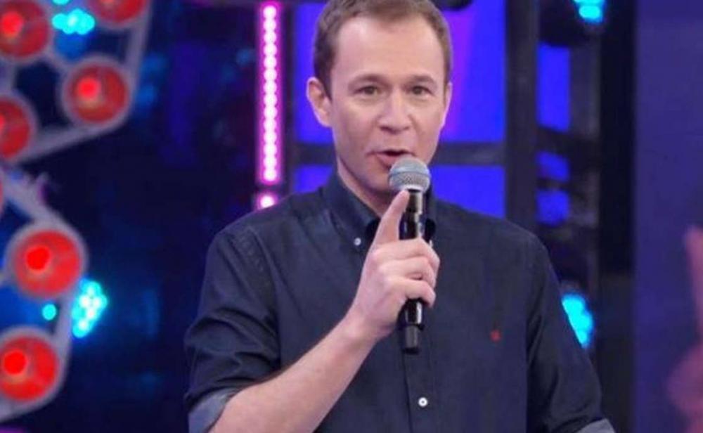 Público do 'Domingão' faz coro por retorno de Tiago Leifert: 'Está comprovado que Luciano Huck não dá'