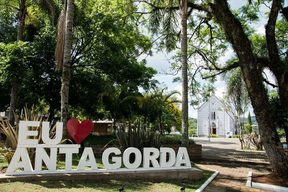Doações para vítimas de enchentes no RS, enviadas de Primavera do Leste, teriam sido desviadas em Anta Gorda, no Rio Grande do Sul