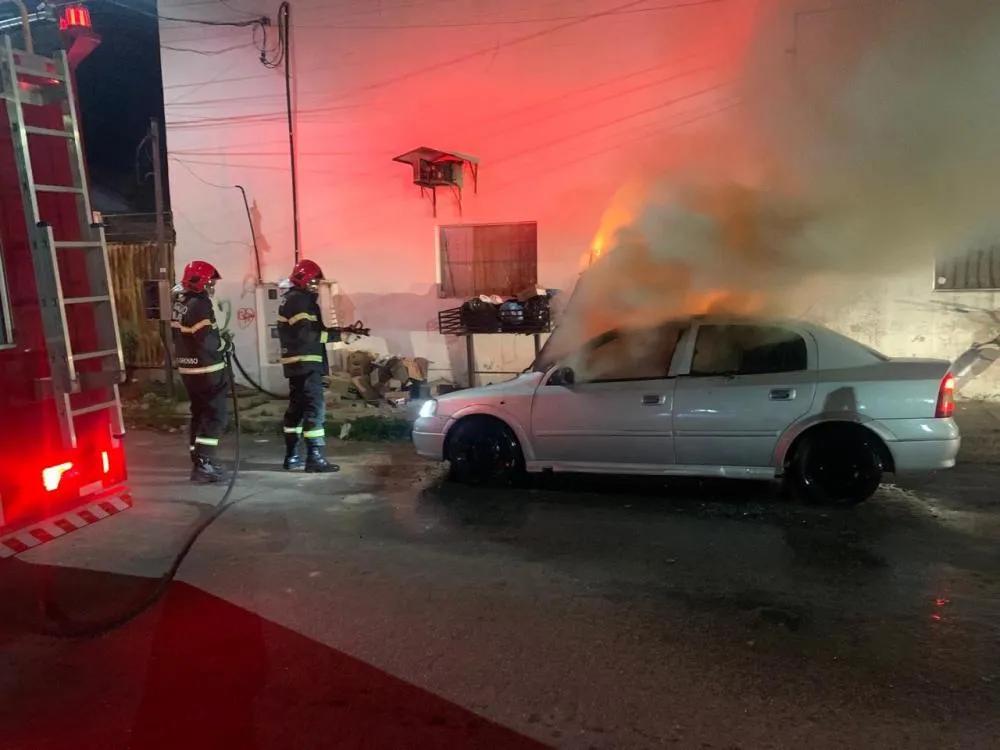 Bombeiros de Primavera do Leste controlam incêndio em veículo na Avenida Califórnia