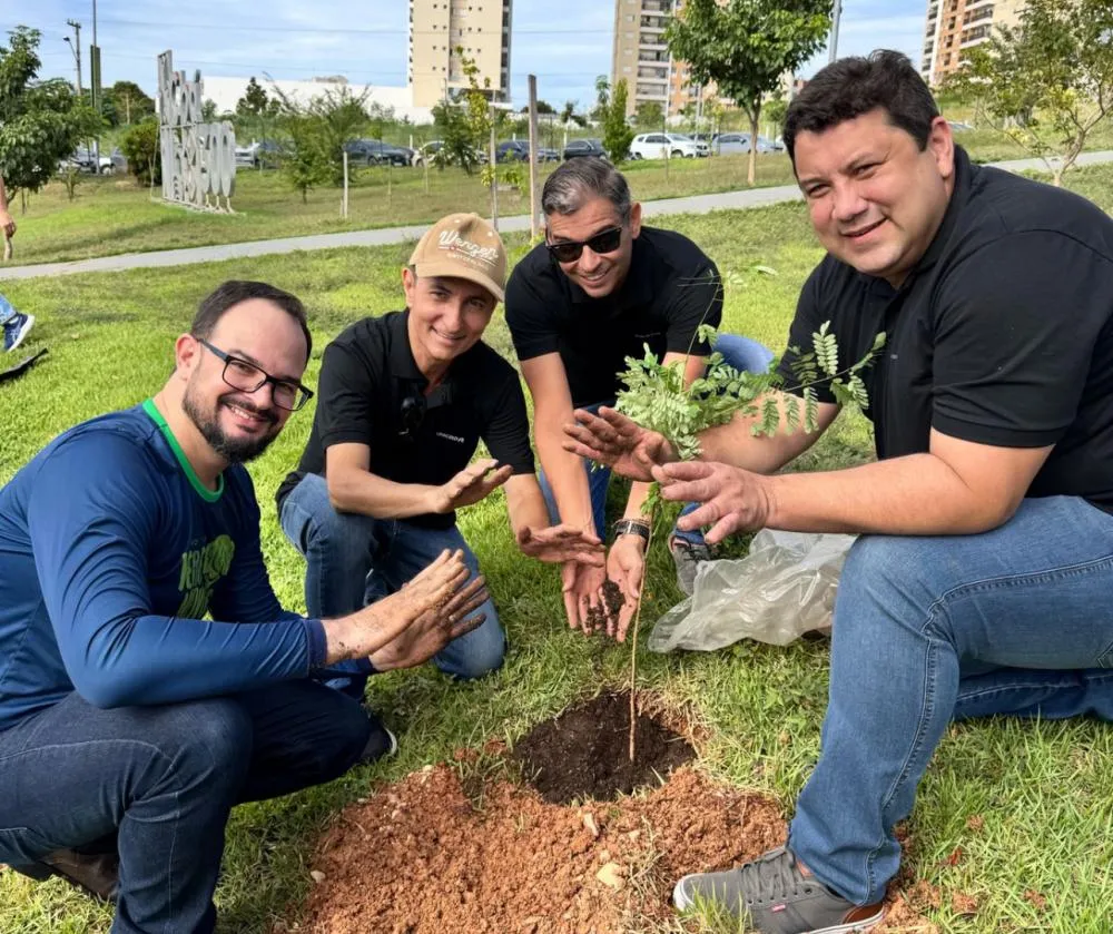 Unicred MT e Programa Verde Novo realizam o plantio de 500 mudas em Cuiabá