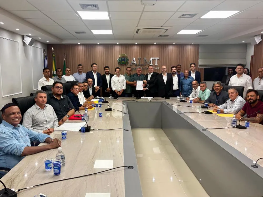 Deputado Thiago reúne com Prefeito e Vereadores de Barra do Garças e reforça compromisso com a saúde
